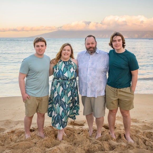 Meet your Posher, Heather - Picture 1 of 3